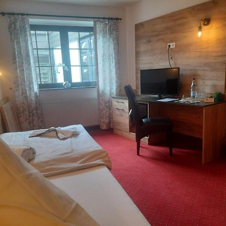 Hotel Haus Krone Bexbach Екстер'єр фото